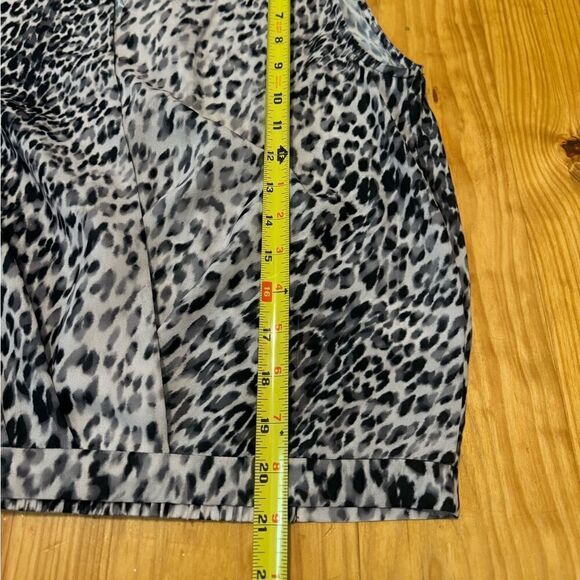 BROCHU WALKER Snow Leopard Print V-Neck Sleeveless Draped Top in Grey Black SM - Picture 4 of 8